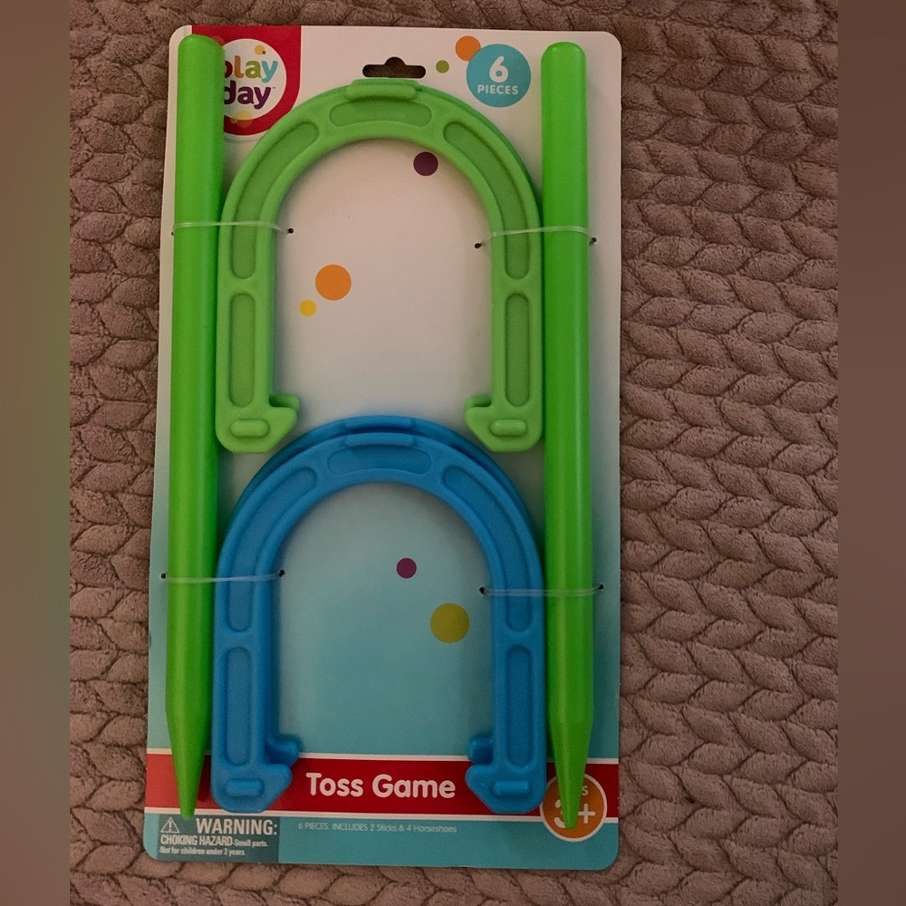New Play Day Green and Blue 4 Horseshoe Toss Game with 2 stakes